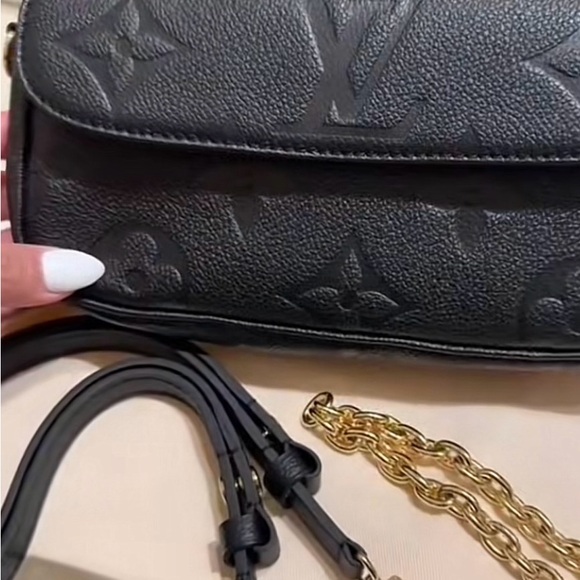 Louis Vuitton Black Leather Shoulder Bag - Picture 3 of 3